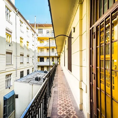 Apartment Nagymezo 8 Entire Budapest